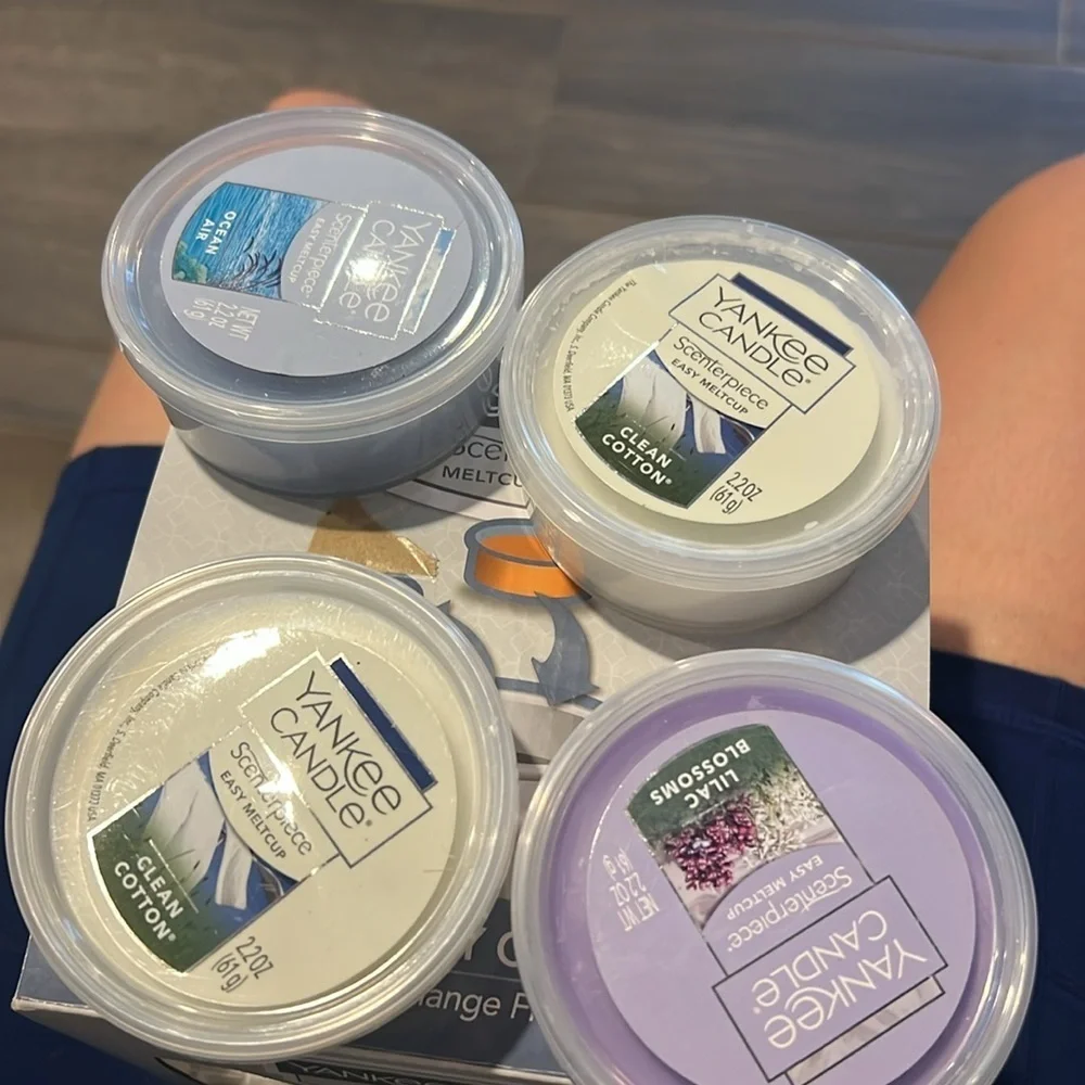 NEW Yankee Candle Scenterpiece with Assorted MeltCups